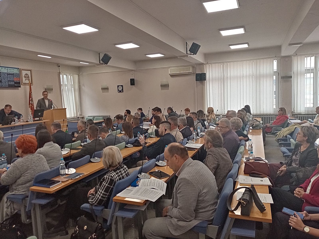 SPS napustio odborničku grupu, Skupština, Vamedia