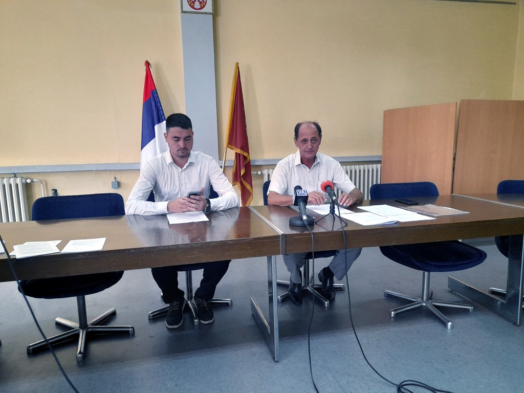 Svanuće/Gordan Milosavljević, Dušan Mišković, cena odnošenja smeća