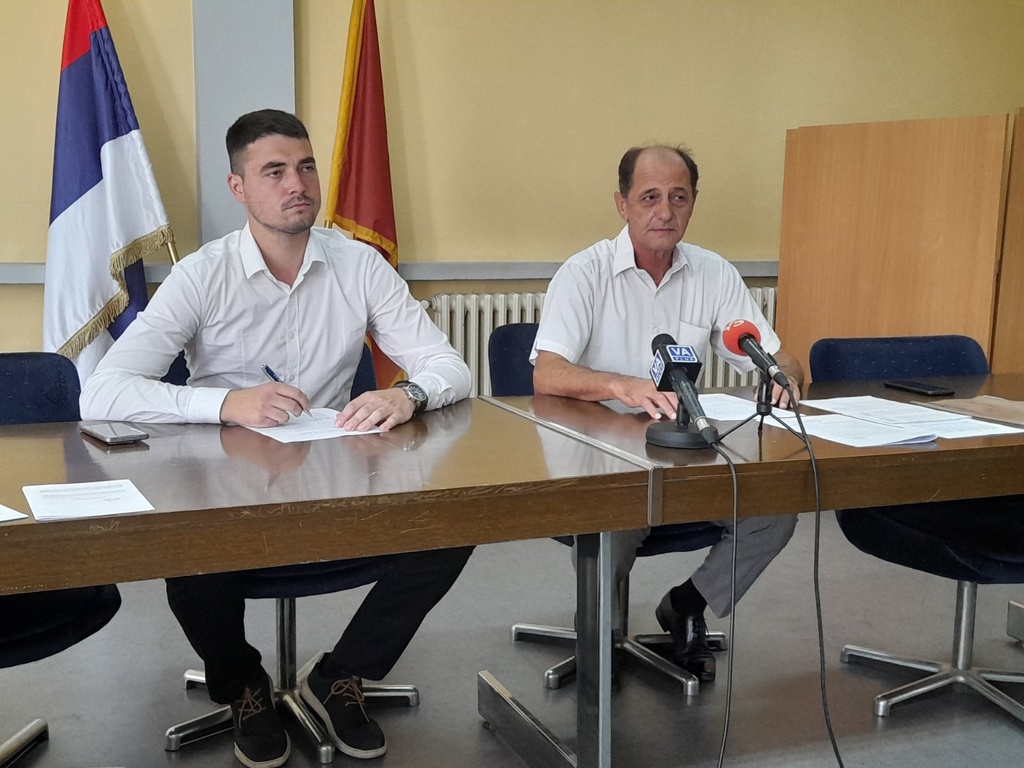 Svanuće/Gordan Milosavljević, Dušan Mišković, cena odnošenja smeća
