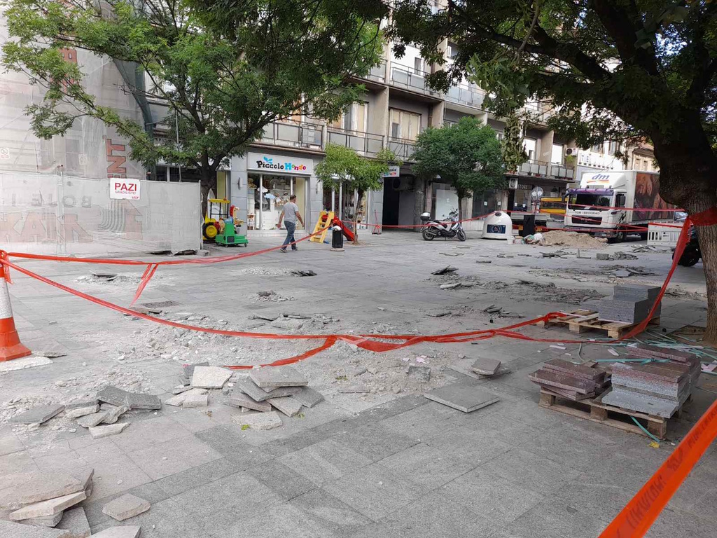 zamena ploča, Trg, Vamedia