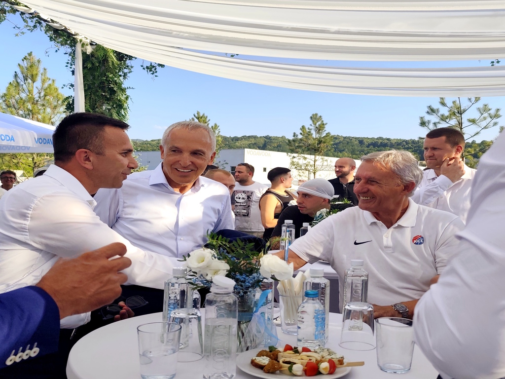 nastavak saradnje KSS i Voda Voda