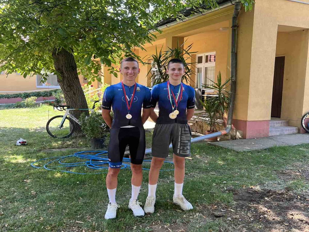 Igor i Filip, Victoria Team