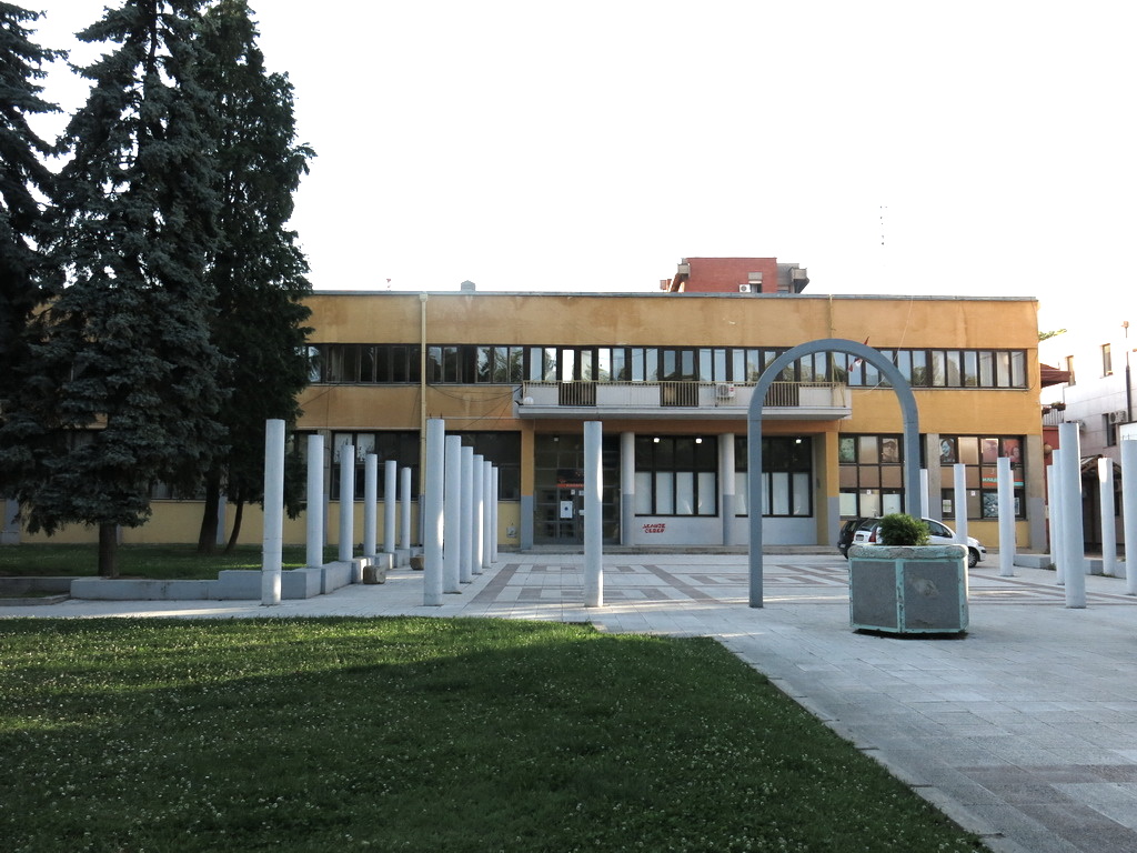 zgrada nekadašnjeg Doma omladine