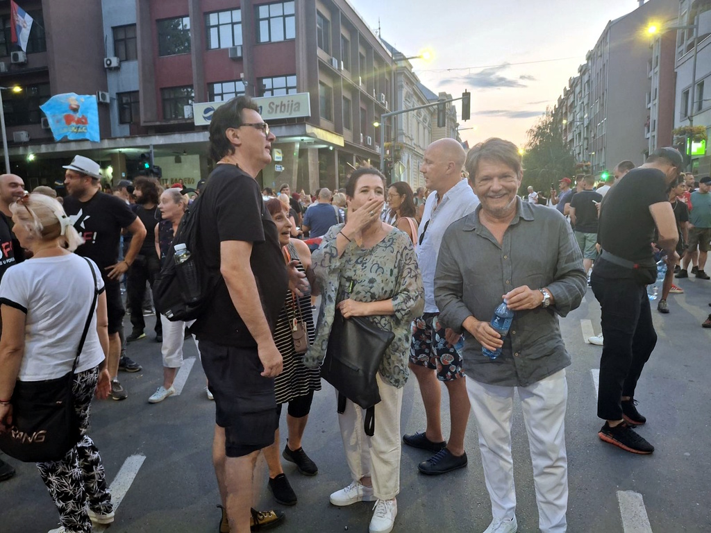 Mihailović i Bjelogrlić na protestu