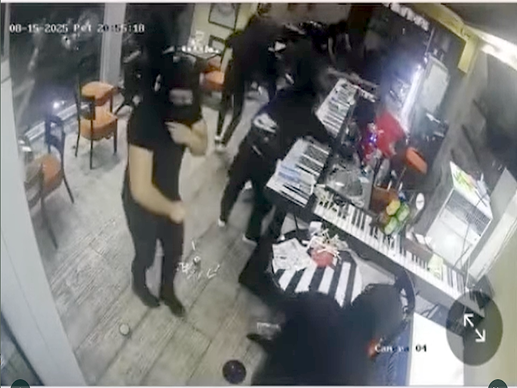 Demoliran kafe Skver u Valjevu/print screen/instagram