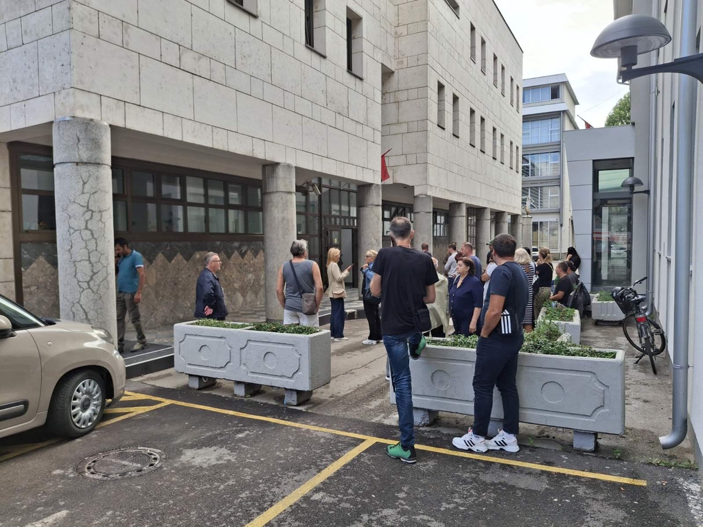 skup ispred Tužilaštva 