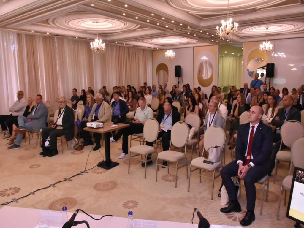 konferencija, osiguranje, grad Valjevo