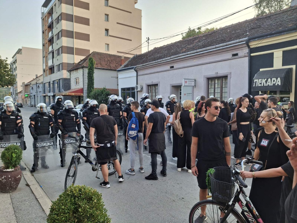 Valjevski zbor-"opelo " za SNS