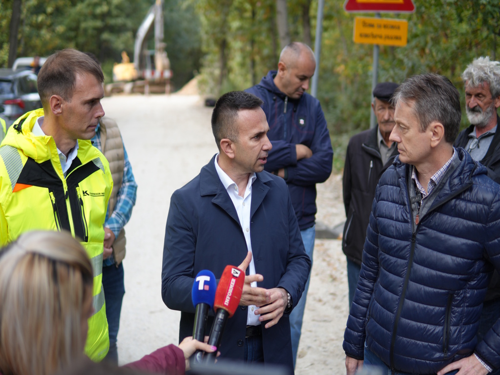 Janković i Glišić, obilazak radova u Paštriću