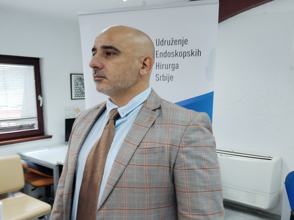 Dr Nebojša Stojaković, bazični kurs laparaskopije Valjevo