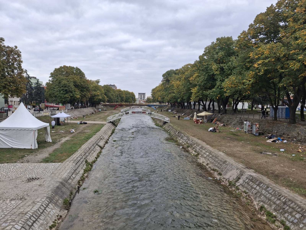 smeće na keju Kolubare posle Čvarkijade 
