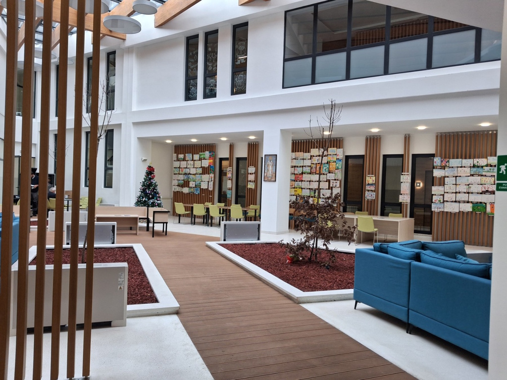 Gerontološki centar, hol