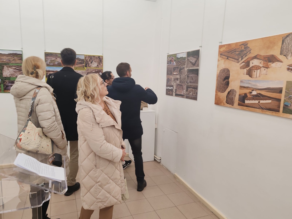 Anine, izložba u Muzeju