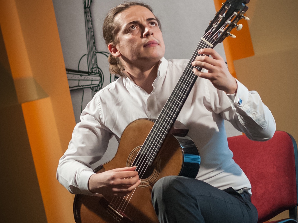 Miloš Vuković, gitara Miloš Vuković, gitara