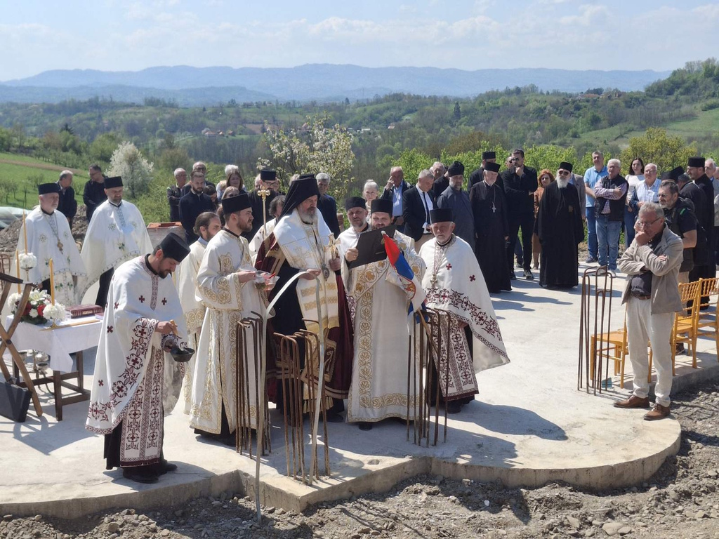 osvećenje temelja nove crkve u selu Osečina 